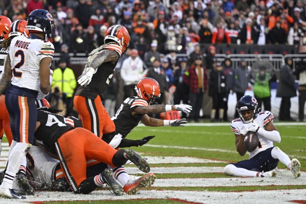 Bears can t corral Hail Mary on final play blow fourth quarter